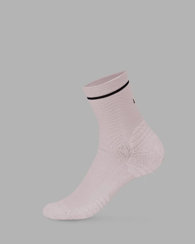 seamless socks for all-day comfort -Fast Performance Quarter Socks - Bubblegum-Black